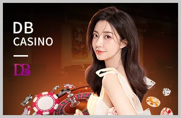 Bàn Poker với chip và bài tại 79king12
